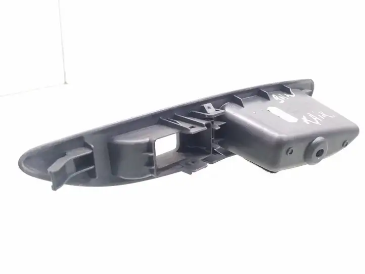 Nissan Primera (2001 - 2008) 82961AV760 Накладка кнопки стеклоподъемника — фото 2