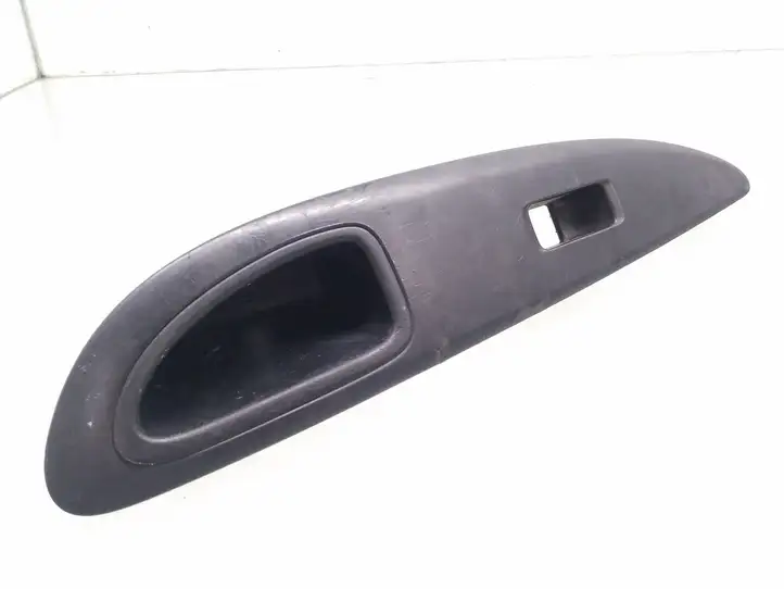 Nissan Primera (2001 - 2008) 80950AV700 Накладка кнопки стеклоподъемника — фото 1
