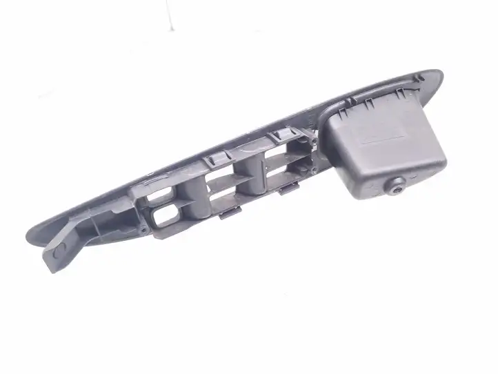 Nissan Primera (2001 - 2008) 80951AV700 Накладка кнопки стеклоподъемника — фото 2