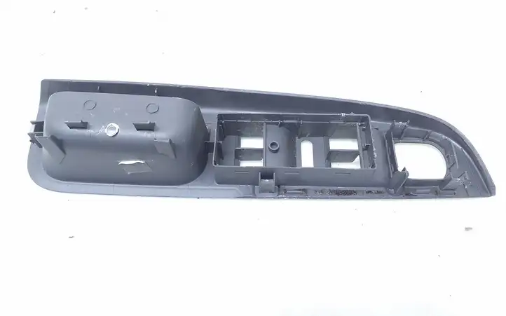 Volkswagen Golf V (2003 - 2009) 1K4868049C Накладка кнопки стеклоподъемника — фото 3