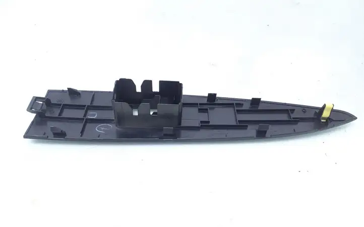 Toyota Avensis T270 (2009 - 2012) 7423205240 Накладка кнопки стеклоподъемника — фото 2