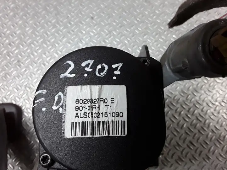 Volvo V50 (2004 - 2008) 6029327R0 Задний ремень безопасности — фото 2