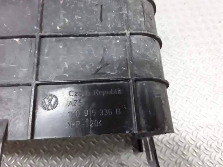 Volkswagen Golf Plus (2004 - 2008) 1K0915336B Перегородка аккумулятора — фото 2