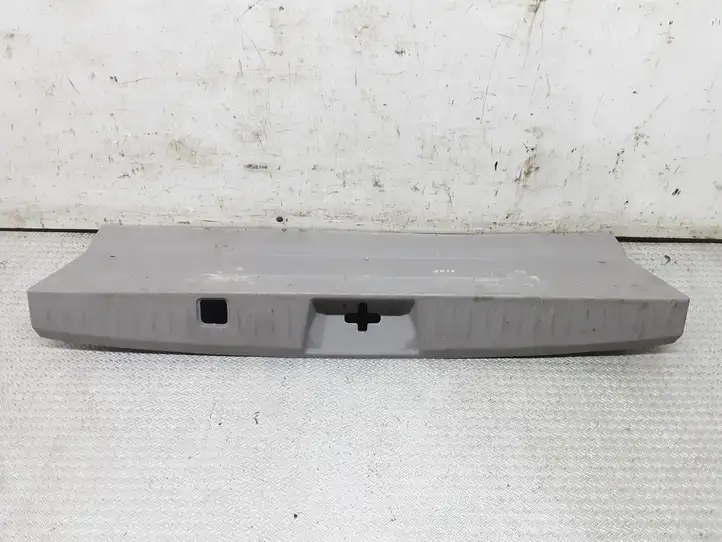 Mitsubishi Grandis (2003 - 2012) MR576079 Отделка порога багажника — фото 1