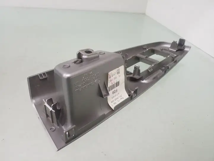 Subaru Forester SH (2008 - 2013) 94266FG530 Накладка кнопки стеклоподъемника — фото 3
