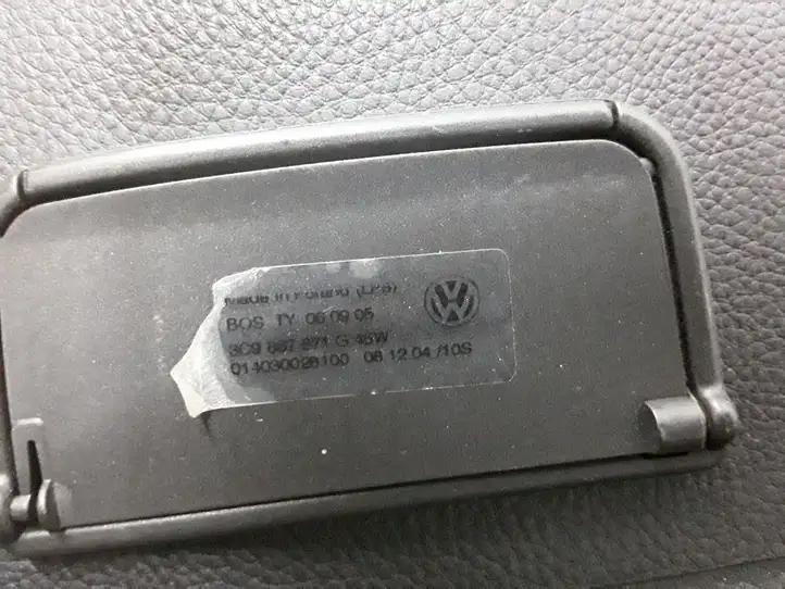 Volkswagen PASSAT B6 (2005 - 2010) 3C9867671G Шторка — фото 3