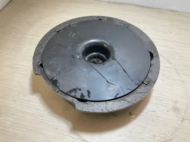 BMW 1 F40 (2019 - )  6857380 Отделка отсека запасного колеса