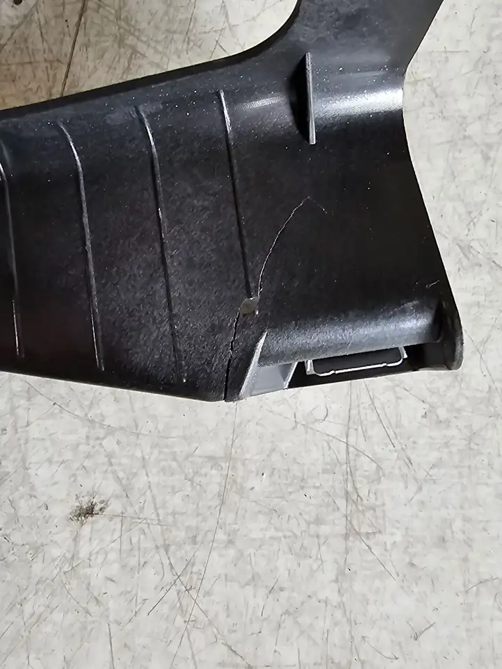 Volkswagen Touareg II (2010 - 2018)  7P6863233 Другая центральная деталь консоли (туннеля)