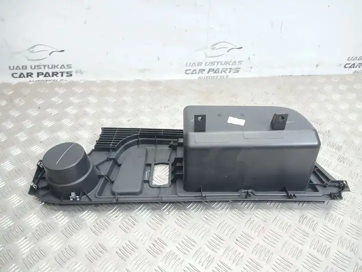 Land Rover Discovery 3 - LR3 (2004 - 2009) ESJ501010 Ящик для хранения в багажнике — фото 3