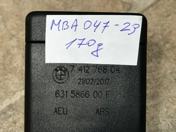 BMW 5 G30 G31 (2016 - ) 7412768 Задний средний замок ремня — фото 5