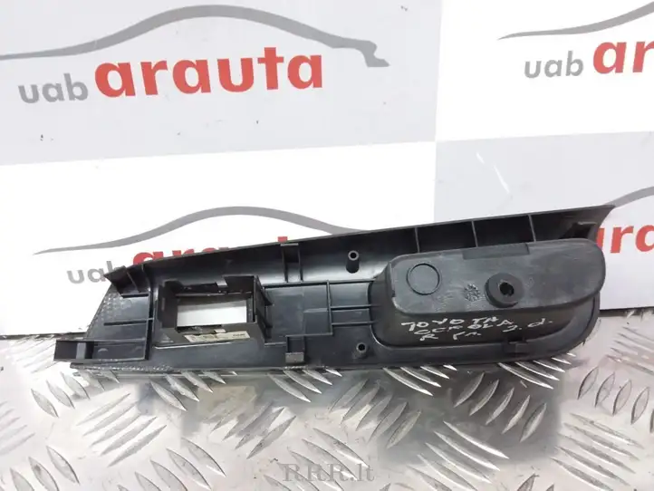 Toyota Corolla E120 E130 (2000 - 2004) 7423102210 Ручка закрывания двери — фото 2