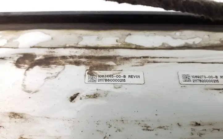 Tesla Model X (2015 - 2021) 106344500B Прочая отделка задней двери — фото 5