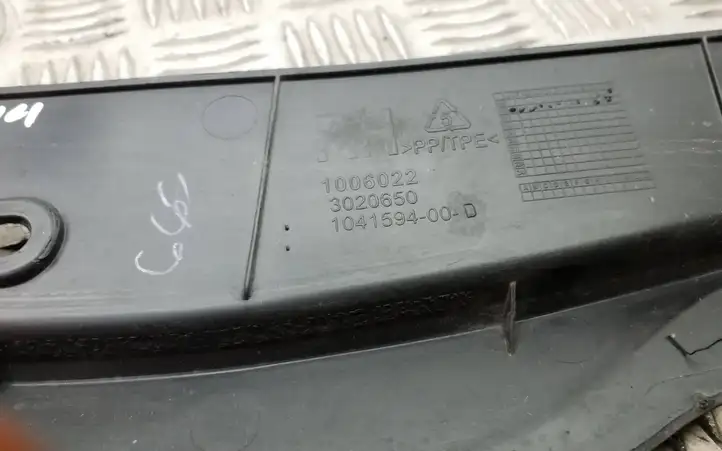 Tesla Model X (2015 - 2021) 104159400D Прочая отделка задней двери — фото 6
