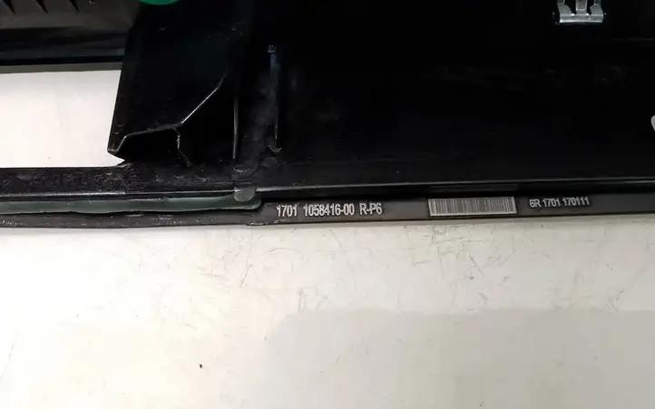 Tesla Model X (2015 - 2021) 105841600 Прочая отделка задней двери — фото 6