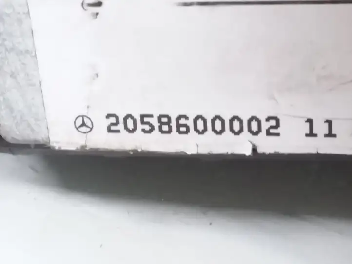 Mercedes-Benz C W205 (2014 - 2021) A2058600002 Подушка безопасности пассажира — фото 3