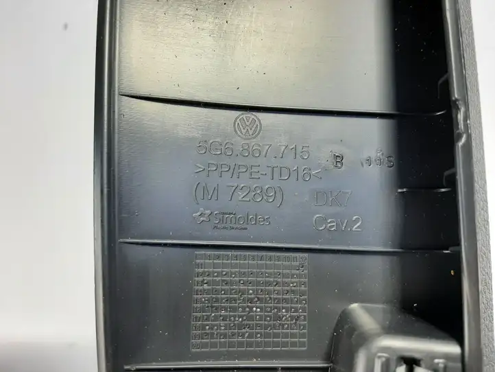 Volkswagen Golf VII (2013 - 2019) 5G6867715B Задняя боковая обшивка салона — фото 3
