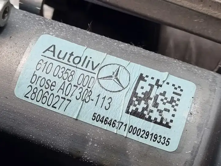 Mercedes-Benz C W204 (2007 - 2014) A2048602586 Передний ремень безопасности — фото 5