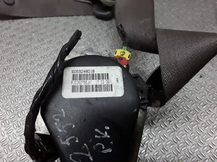 Dodge Caliber (2006 - 2012) 605924801B Передний ремень безопасности — фото 2