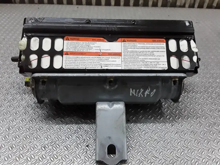 Nissan Micra (2008 - 2010) Подушка безопасности пассажира — фото 2