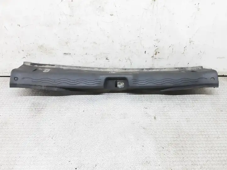 Renault Modus (2004 - 2007) 8200213727 Отделка порога багажника — фото 1