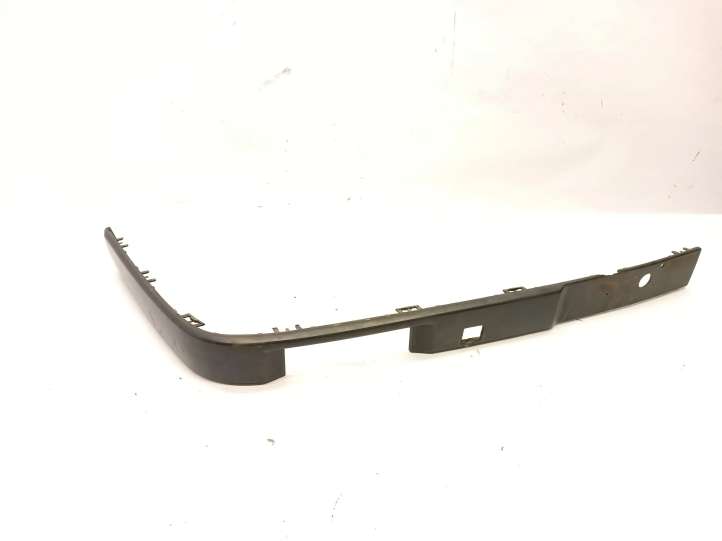 51111945908 BMW 3 E30 Kampinė priekinio bamperio dalis