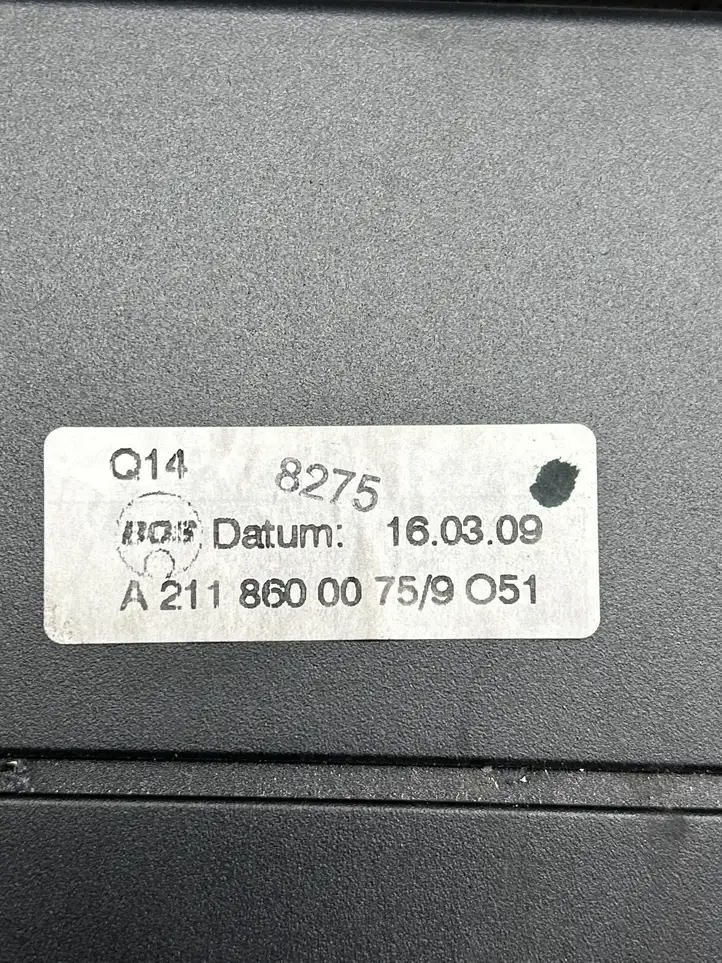 Mercedes-Benz E W211 (2002 - 2009) A2118600075 Шторка — фото 3