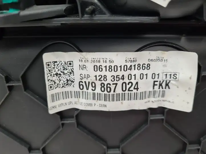 Skoda Fabia Mk3 (NJ) (2015 - 2021) 6V9867024 Обшивка задней двери — фото 5