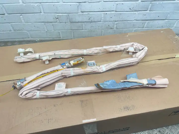 Toyota Prius (XW30) (2009 - 2015)  BAMPT11624 Боковая подушка безопастности( (крыша)