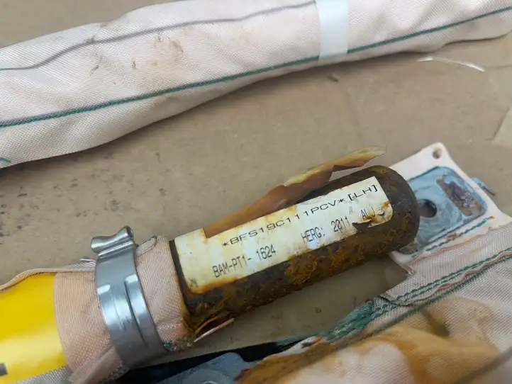 Toyota Prius (XW30) (2009 - 2015)  BAMPT11624 Боковая подушка безопастности( (крыша)