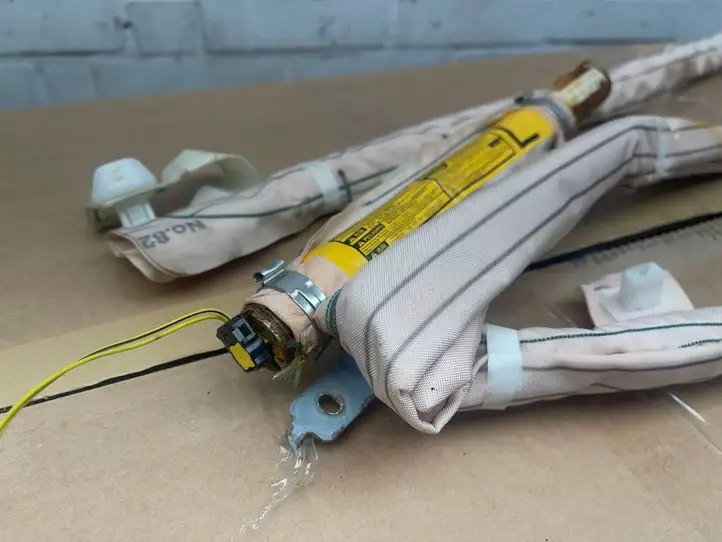 Toyota Prius (XW30) (2009 - 2015)  BAMPT11624 Боковая подушка безопастности( (крыша)