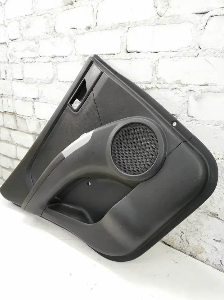 Kia Sportage (2004 - 2008)  P833701F000 Обшивка задней двери