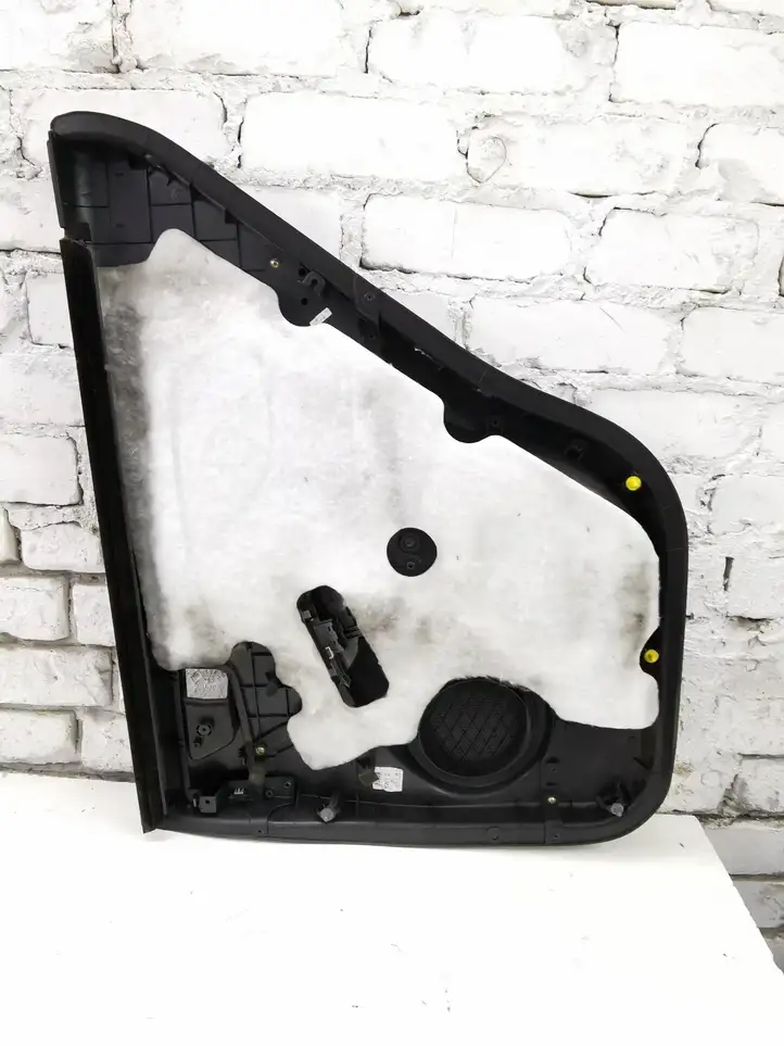 Kia Sportage (2004 - 2008)  P833701F000 Обшивка задней двери