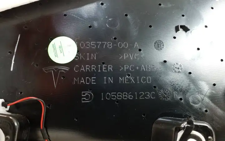 Tesla Model X (2015 - 2021) 105886123C Обшивка передней двери — фото 2