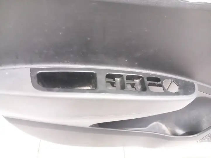 Hyundai i10 (2016 - 2019) 82370B9010 Обшивка передней двери — фото 3