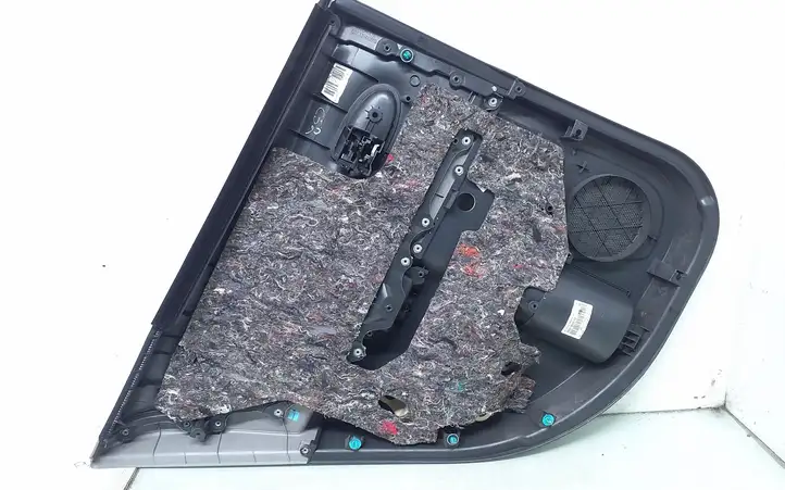 Toyota Yaris (2005 - 2009) 676300D400C0 Обшивка задней двери — фото 3