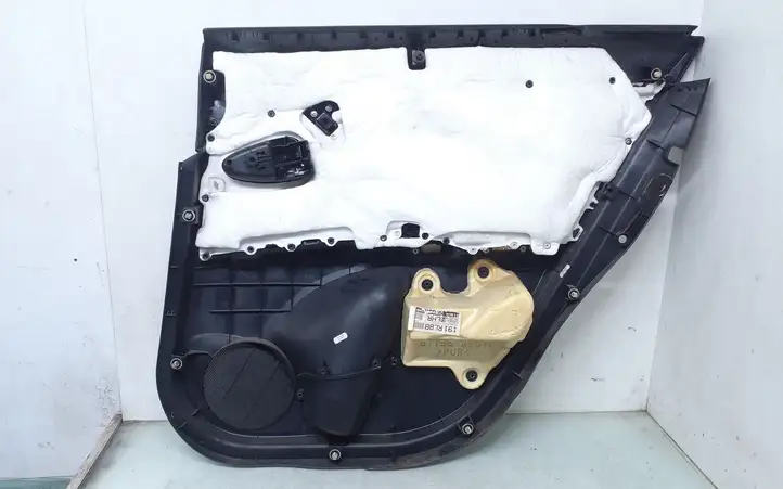 Toyota Avensis T270 (2009 - 2012) 6778805010 Обшивка задней двери — фото 2