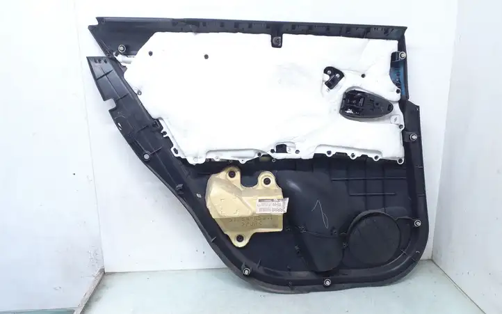 Toyota Avensis T270 (2009 - 2012)  6778705010 Обшивка задней двери