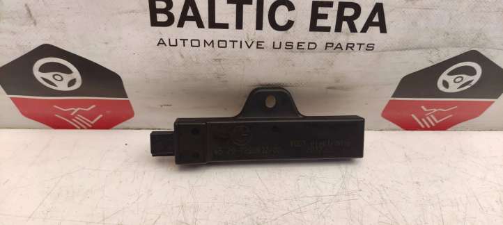 9220832 BMW 5 F10 F11 Interjero komforto antena