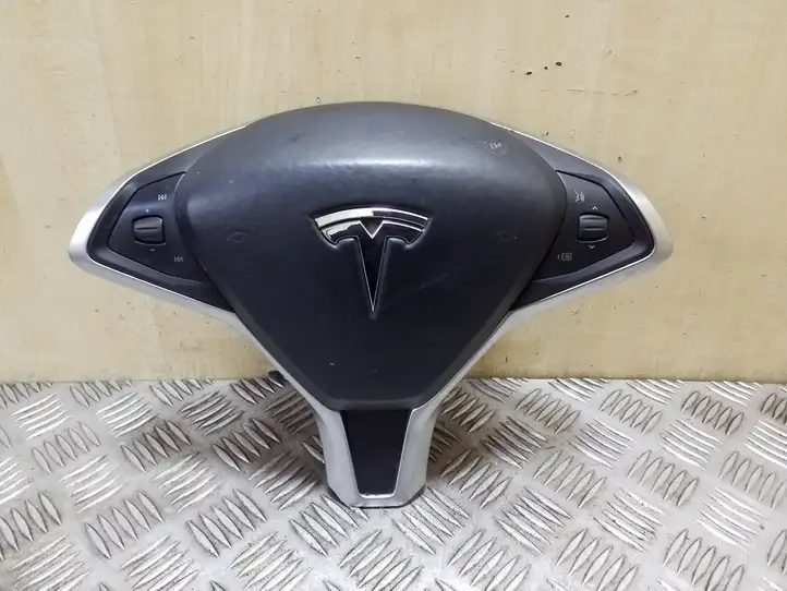 Tesla Model S (2016 - 2021) 102250601F Подушка безопасности руля — фото 1