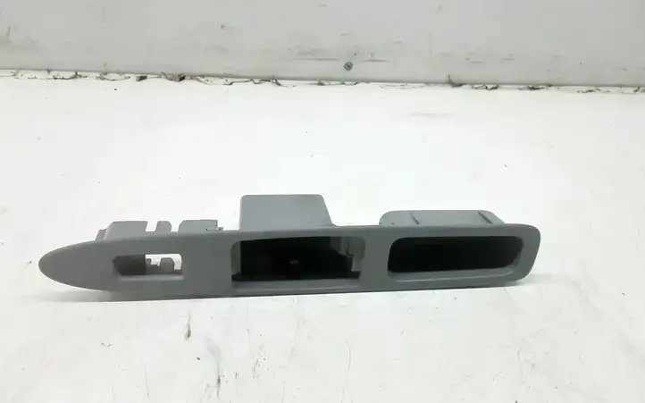 Toyota Avensis Verso (2001 - 2004) 747427244100 Ручка двери / накладка — фото 1