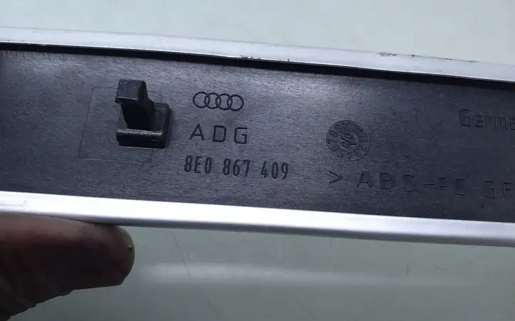 Audi A4 S4 B6 8E 8H (2000 - 2006) 8E0867409 Декоративная накладка передней двери — фото 3