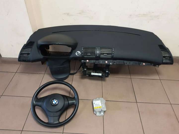 5626735 BMW 1 E81 E87 Oro pagalvių komplektas su panele