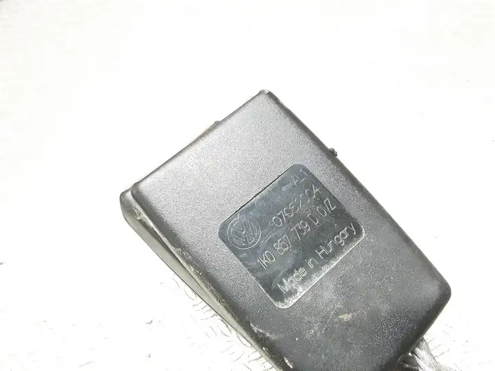 Volkswagen Golf V (2003 - 2009) 1K0857739D Задний средний замок ремня — фото 2