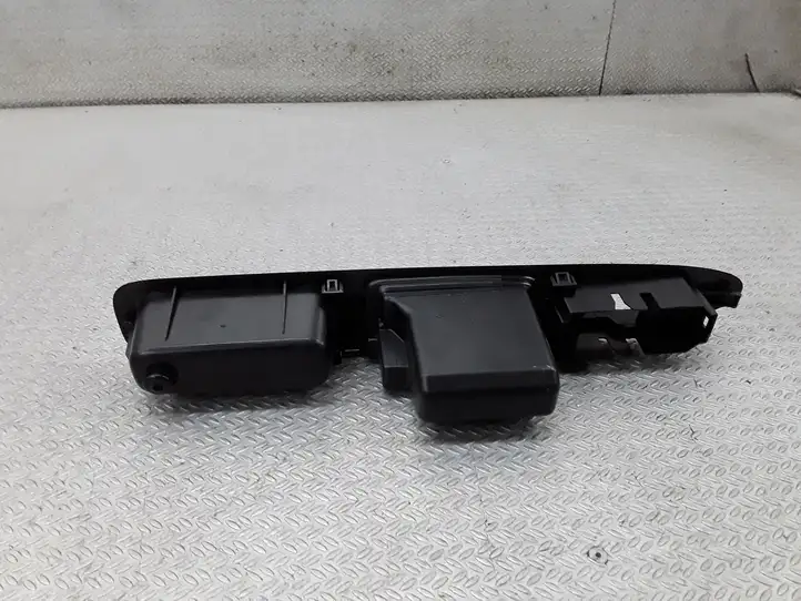 Toyota Avensis Verso (1995 - 2001) 7427244100 Ручка двери / накладка — фото 2