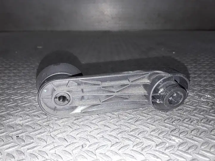 Opel Astra H (2004 - 2009) 90459502 Ручка стеклоподъемника — фото 2