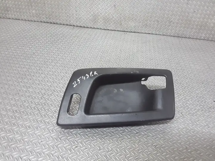 Cadillac CTS (2002 - 2007)  2575296 Другая деталь отделки пере́дней дверей