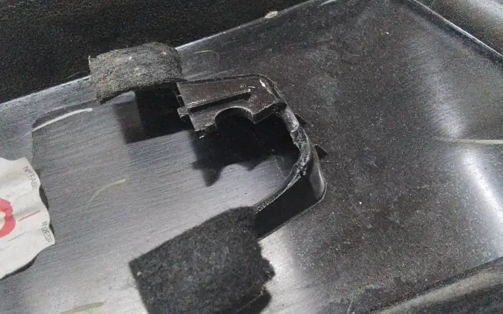 Opel Meriva (2010 - 2014)  13271995 Другая деталь отделки пере́дней дверей