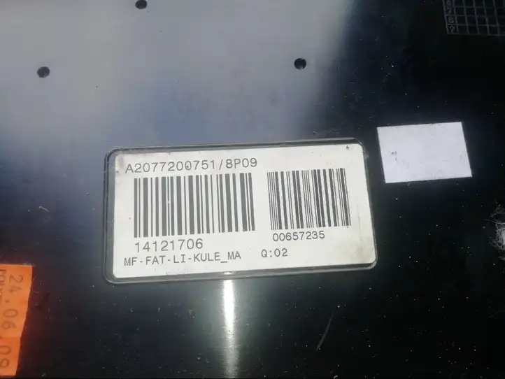 Mercedes-Benz E C207 W207 (2009 - 2017) A2077200751 Обшивка передней двери — фото 4