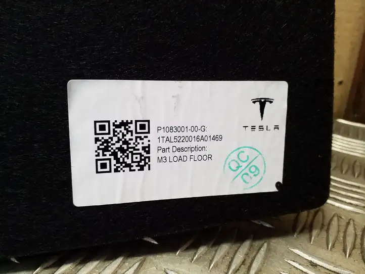 Tesla Model 3 (2017 - 2023) 108300100G Пол багажника — фото 3