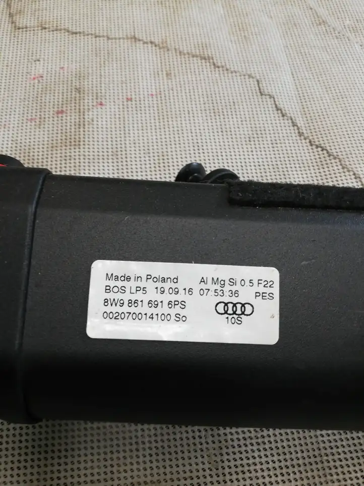 Audi A4 S4 B9 (2015 - 2019) 8W9861691 Шторка багажника (сетка) — фото 3
